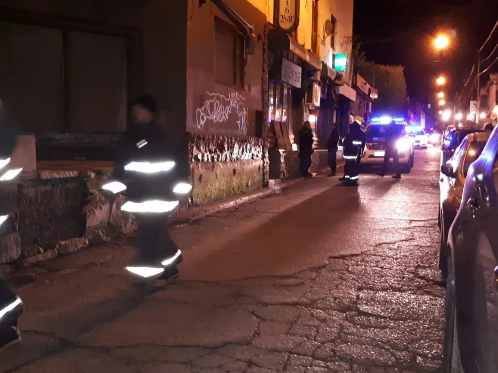 Principio de incendio en un bar alertó a bomberos