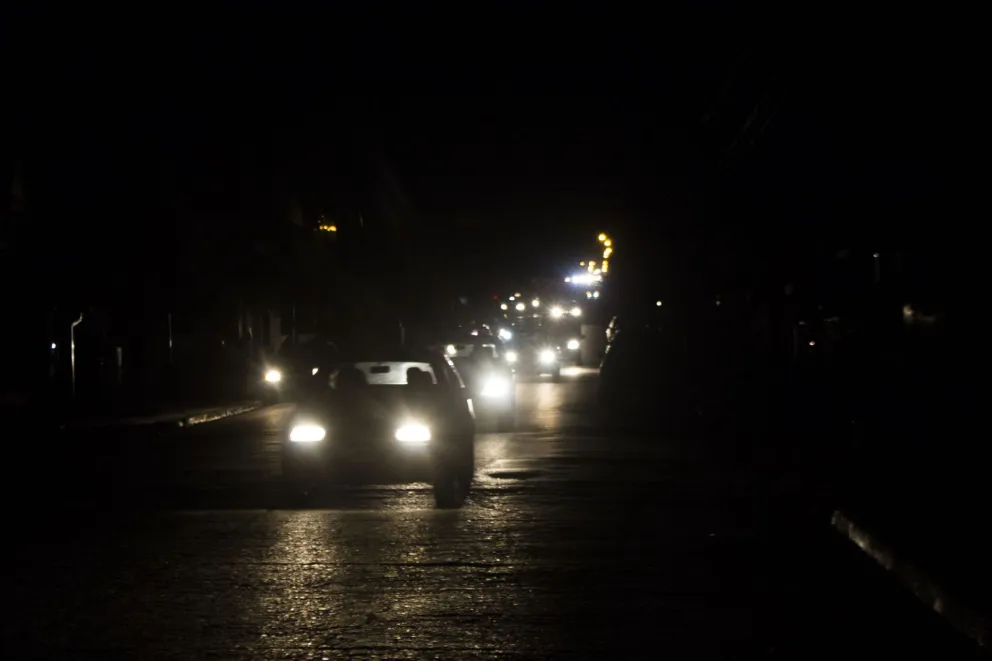 Al igual que el sàbado, este domingo Bariloche amaneció a oscuras