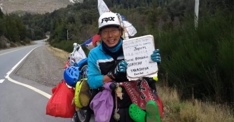 Caminante japonés que recorre el mundo con su carrito, pasó por Bariloche