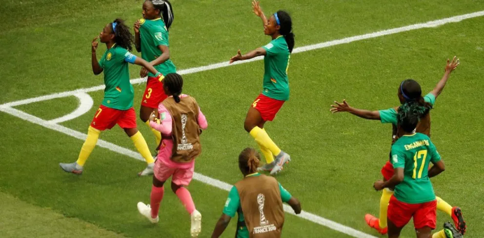 Camerún ganó y Argentina quedó afuera