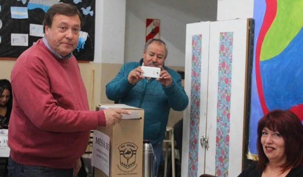 Votó el gobernador: "Tenemos ánimo de triunfo, estamos muy confiados"