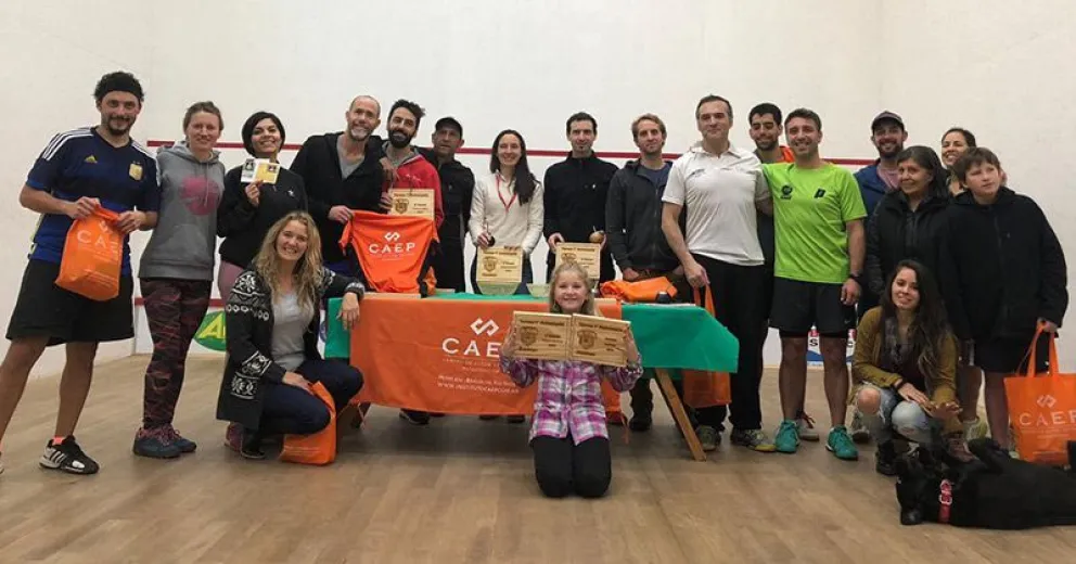 Excelente participación en el Torneo Primer Aniversario de squash