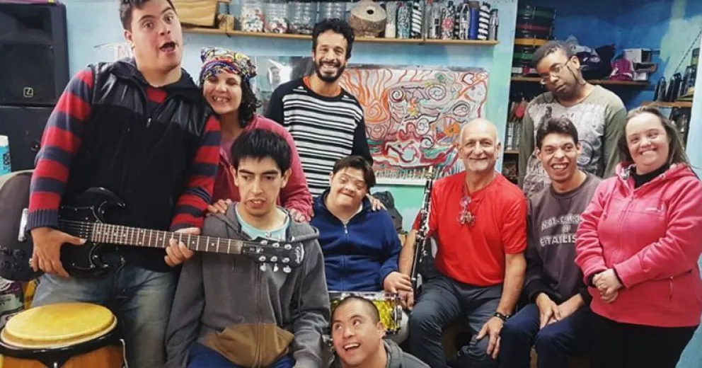 Los Guardianes de Cre-Arte se presentan este jueves en vivo