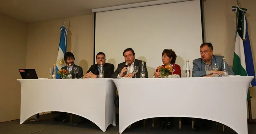 Especialistas se reunieron para mejorar la salud y seguridad en el trabajo de jóvenes