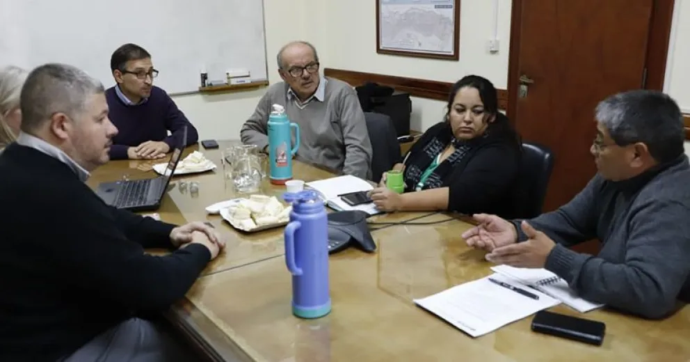 Gobierno provincial propuso un aumento del 6% para los empleados públicos