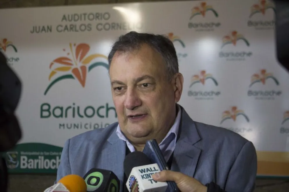 El intendente respondió a las críticas por la contratación de alquiler de contenedores