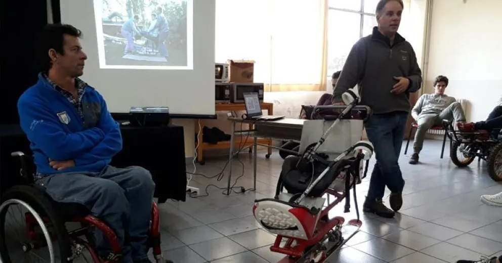Voluntarios especialistas en  actividades de montaña para personas con discapacidad