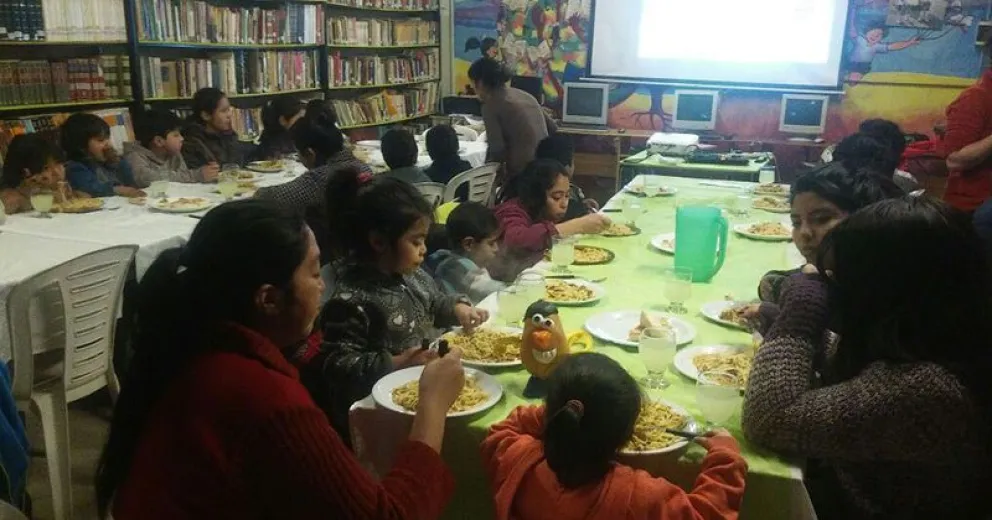Se realizarán cuatro comidas solidarias durante las vacaciones de invierno y la comunidad puede colaborar