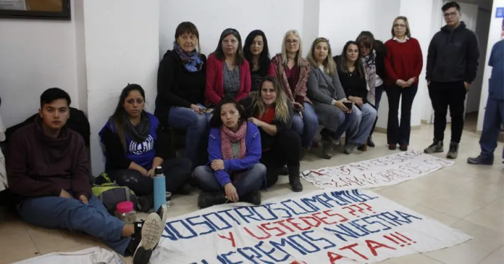 Sentada pacífica de los empleados del Sanatorio del Sol