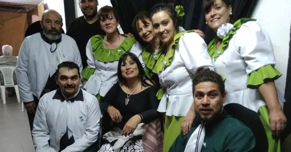 Integrantes de la escuela de folklore local Irupé representarán a Bariloche y Río Negro en Santiago del Estero