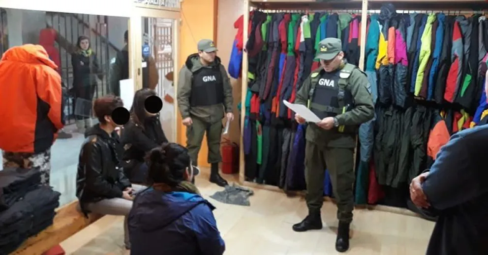 Vendían drogas a estudiantes los cuatro detenidos en los allanamientos de calle Mitre