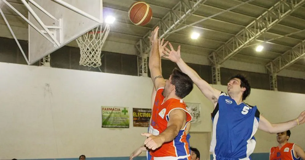 Apasionante choque de punteros en la Liga de Básquet