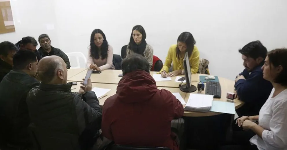 Este viernes, paro de choferes de micros sin movilización