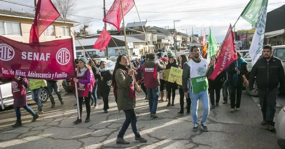 Trabajadores del SENAF marcharon en contra de la precarización laboral