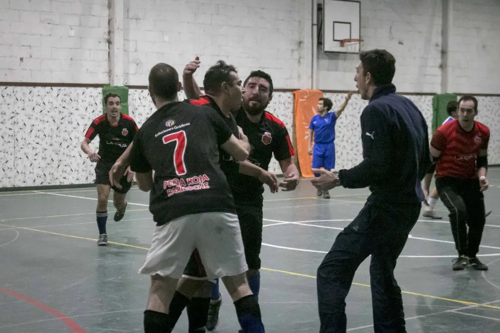 Independiente lo dio vuelta sobre el final y sigue siendo líder en el Torneo de Peñas y Filiales