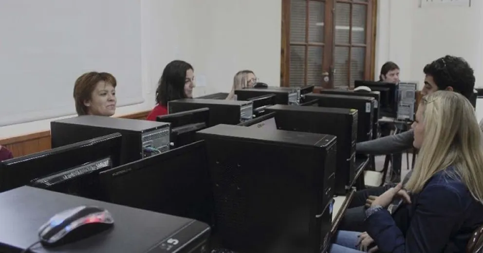 ATE celebra el pase a planta de más de 3.000 estatales