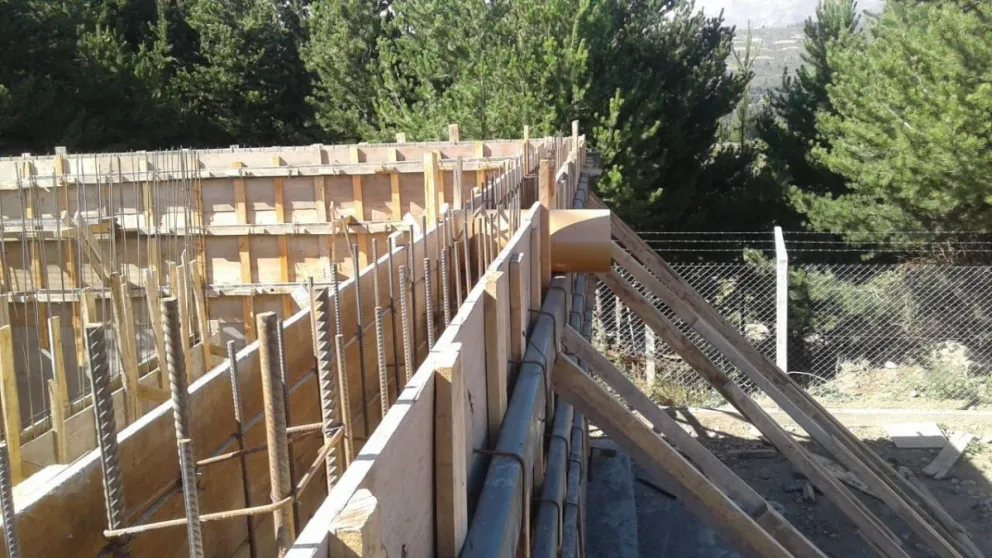 Vecinos de Las Victorias reclaman avances en la obra de provisión de agua
