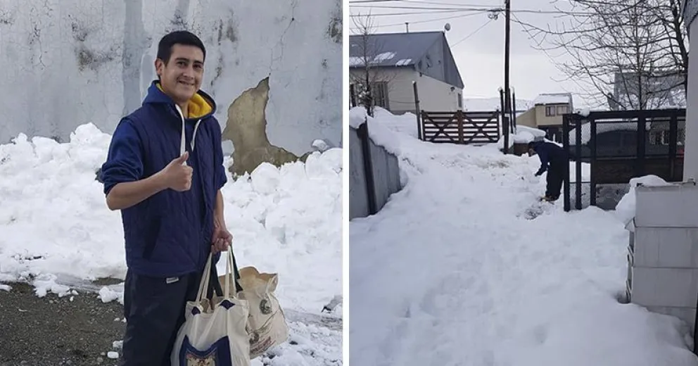 Matías con la pala en la mano por toda la ciudad