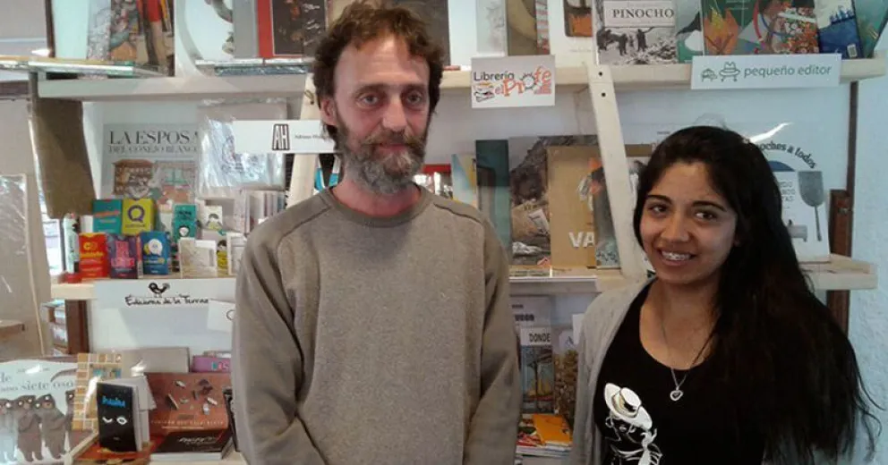 Fundación El Libro distinguió a librería de Dina Huapi