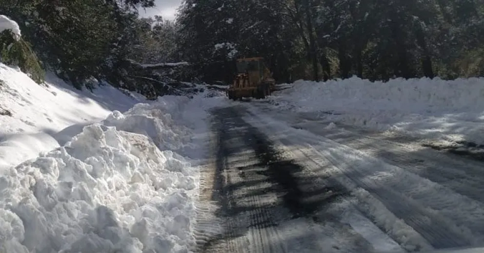 Vuelven a habilitar un tramo de una sola mano de la Ruta de Siete Lagos