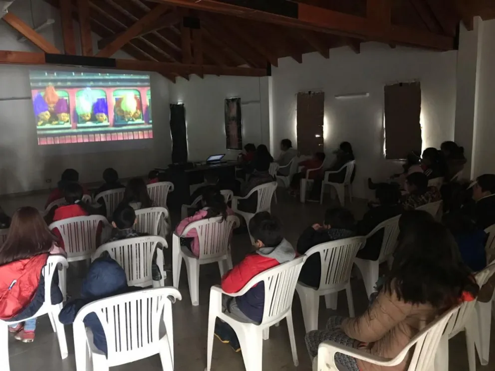 Una tarde de películas y encuentro comunitario. Foto ilustrativa archivo.