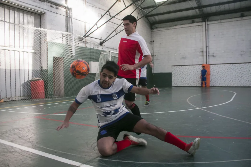 River goleó a Independiente y Boca es el nuevo líder
