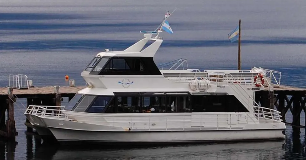 Pasajeros viajarán en catamarán hasta Brazo Huemul y de ahí seguirán en micros a Bariloche