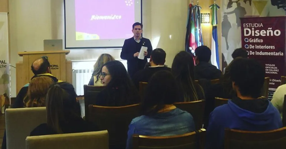 Estudiantes de diseño se sumaron a la Semana de la Juventud