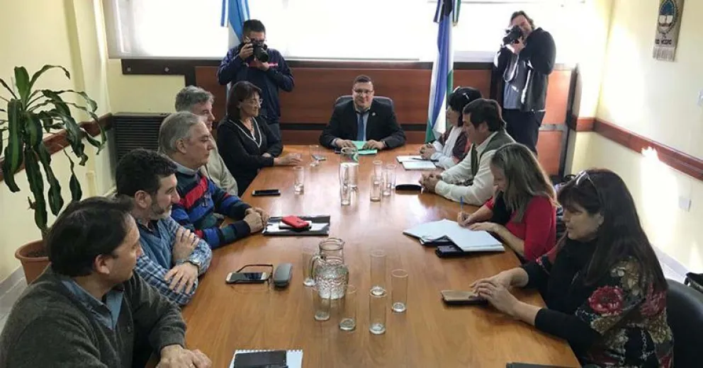 Aseguran que el salario docente alcanzará un aumento del 34,74% en septiembre