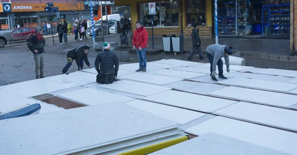 Ya armaron la espectacular pista de patinaje en plena Mitre