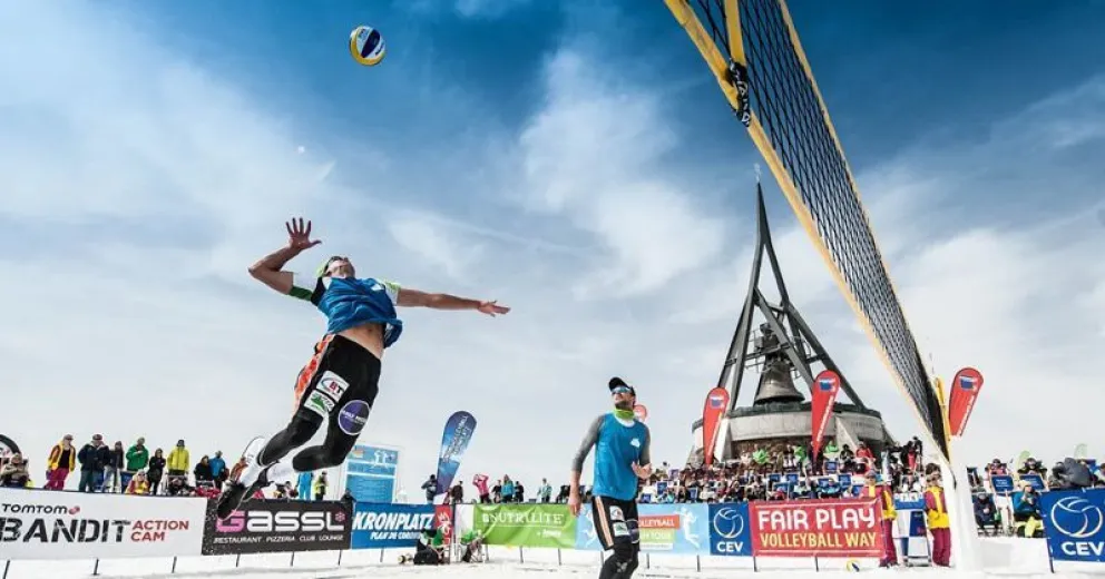 Arranca el snow voleyball world tour
