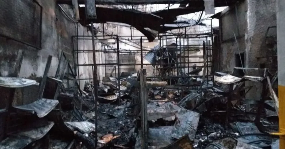 Incendio destruyó una fábrica de artículos de plástico en la zona del Ñireco