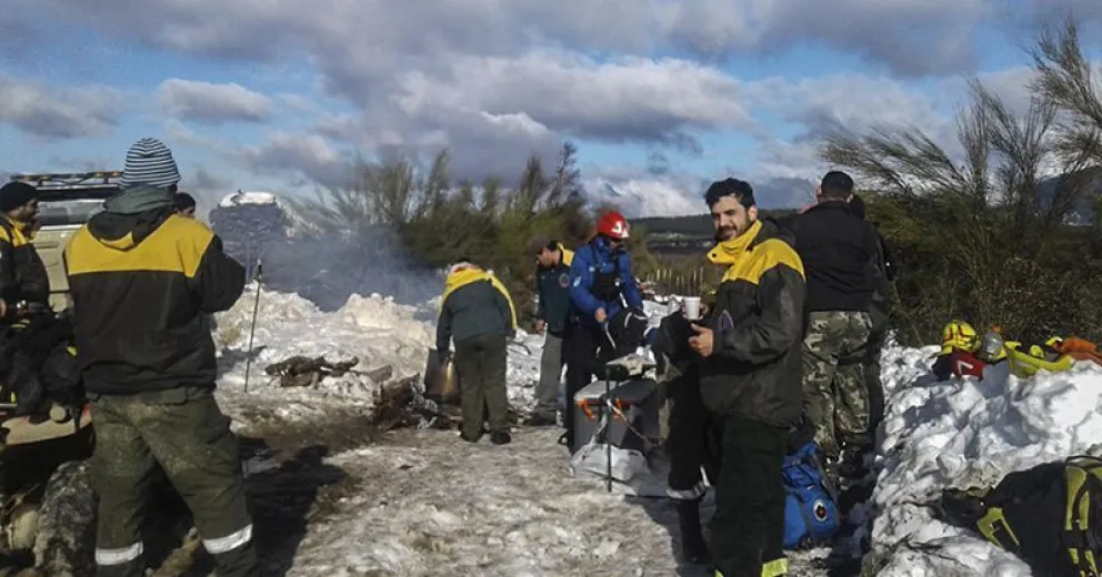 Rescates en la montaña: técnicas y manejo para combatientes del SPLIF