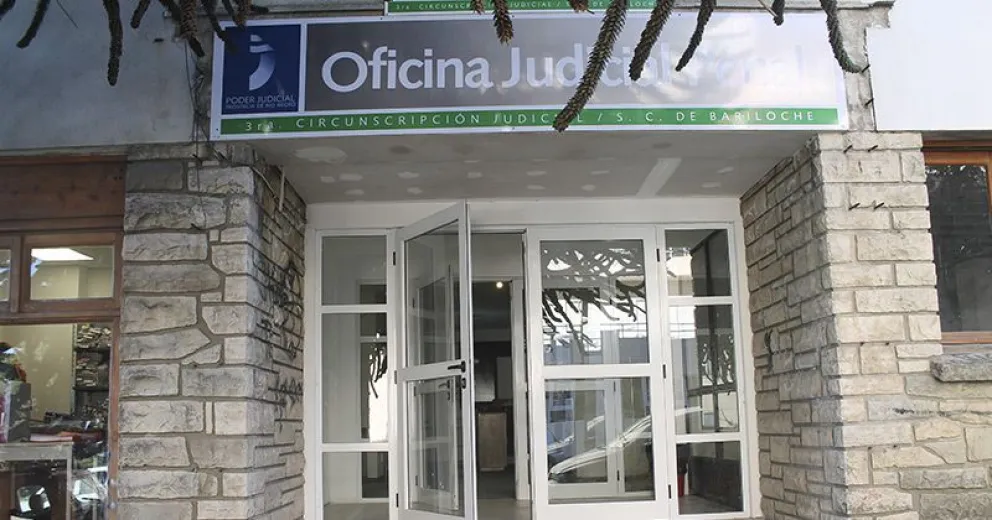 Grave acusación por golpear, amenazar y encerrar a su pareja