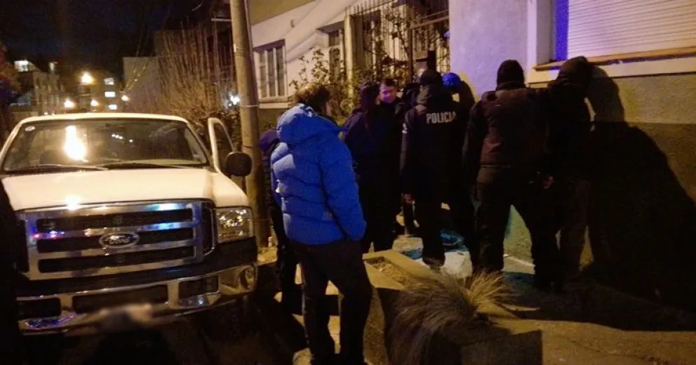 Detuvieron a dos delincuentes con elementos robados