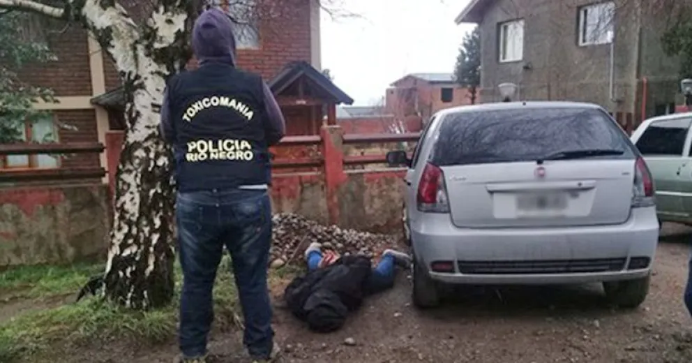 Detuvieron a una persona que hacía de “mula”: transportaba cocaína dentro de su cuerpo