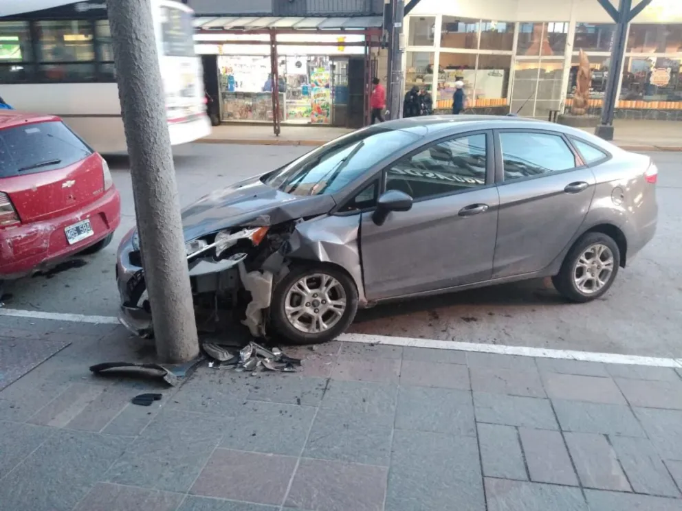 Dos accidentes de tránsito en calle Rolando