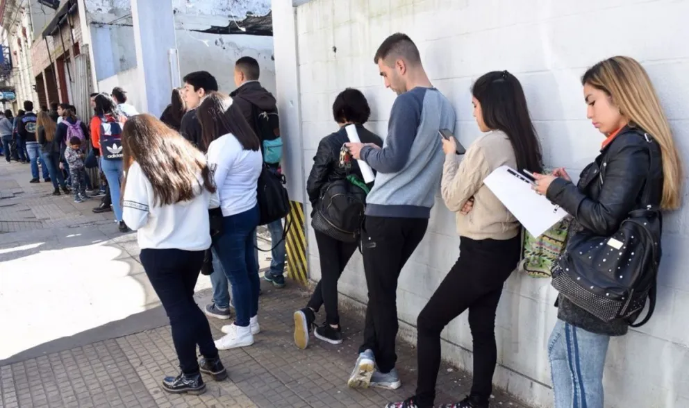 Las mujeres piden menor remuneración  al momento de solicitar un empleo