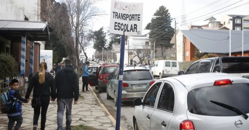 Transportistas escolares dicen que “no cierran los números” para contratar a otra persona