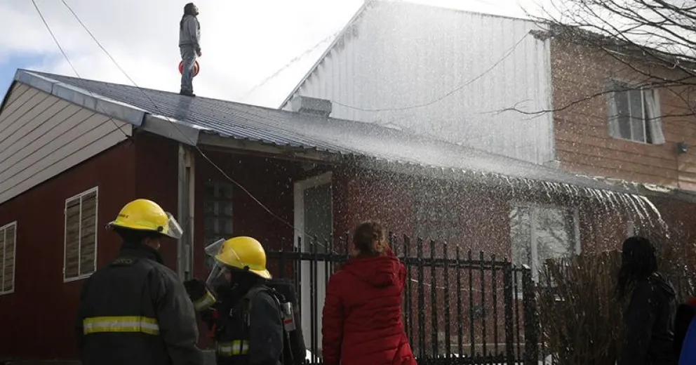 Temor por principio de incendio en el barrio 400 Viviendas