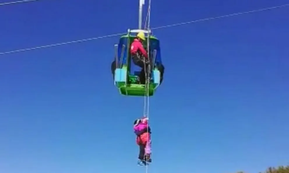 Evacuaron a 240 personas de la Telecabina Amancay en el cerro Catedral