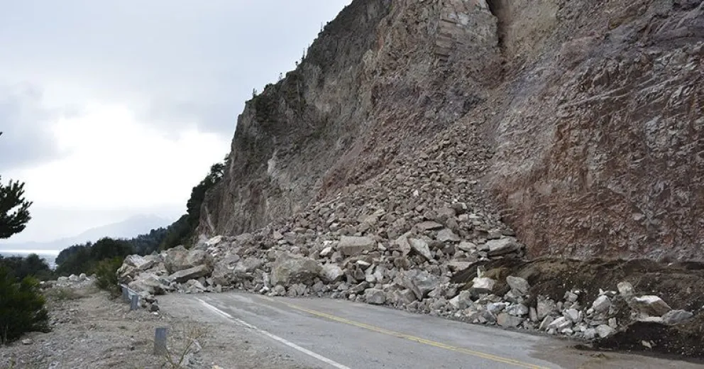 El fin de semana habilitarían media calzada de la ruta a Villa la Angostura