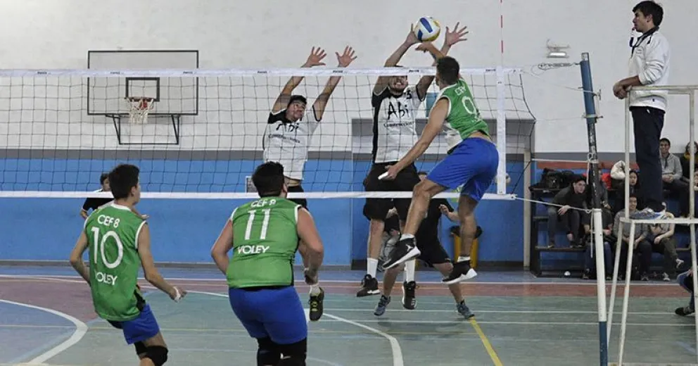 Se reanudó la Liga de Vóley de Bariloche con récord de inscriptos