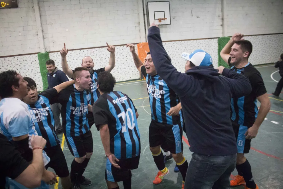 El superclásico terminó empatado y Racing quedó como líder