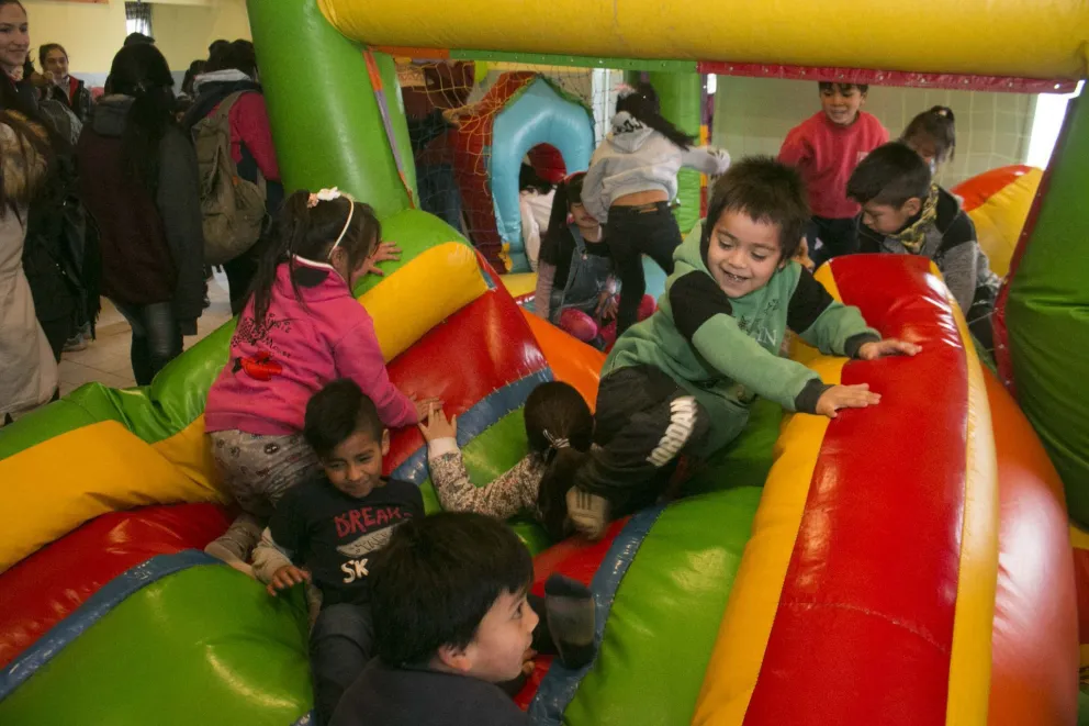 Los chicos del merendero Alihuen festejaron el Día del Niño