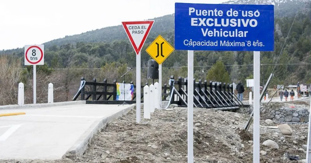 Inauguraron el Puente Negro de Villa Los Coihues