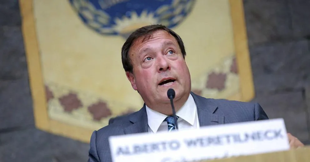 Weretilneck: “Nación tiene muchas herramientas para hacer más equitativo el costo del tope al precio de los combustibles”