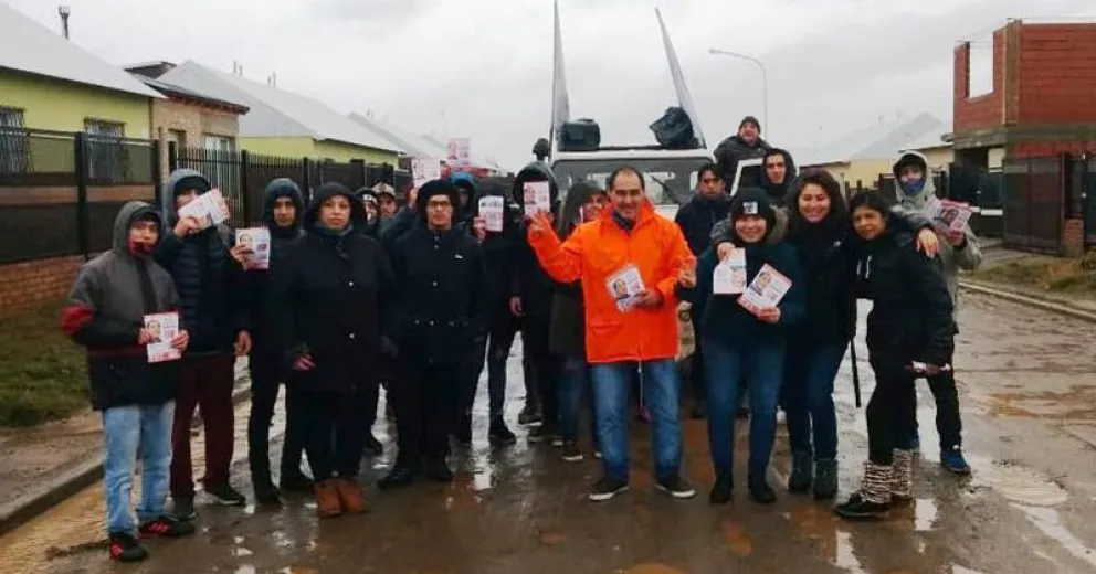 El P.U.L. cerró su campaña en los barrios del Alto de Bariloche