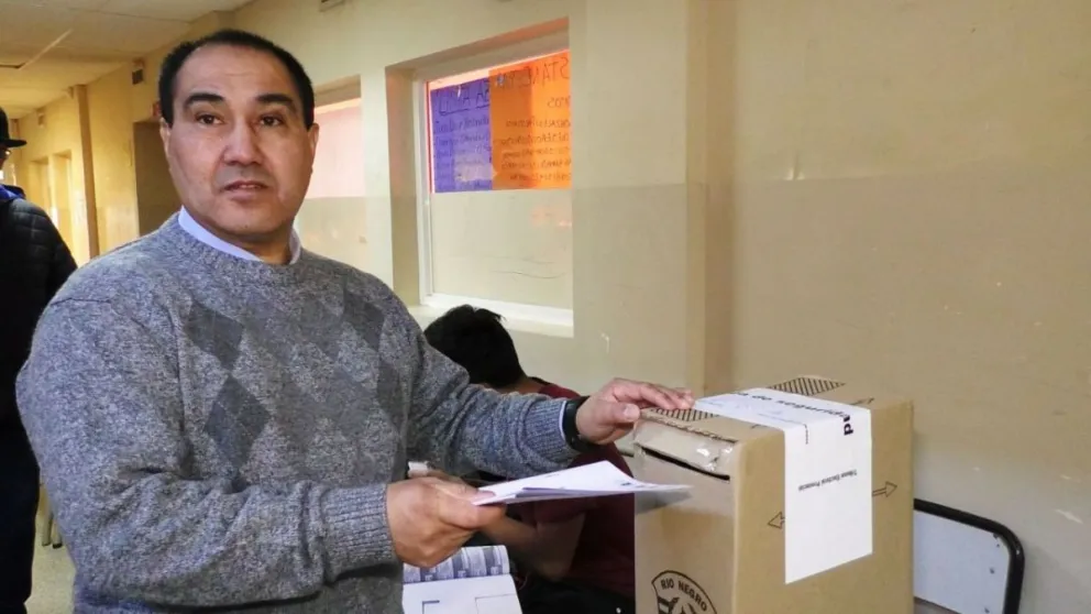 Carrasco sufragó en la ESRN N°36