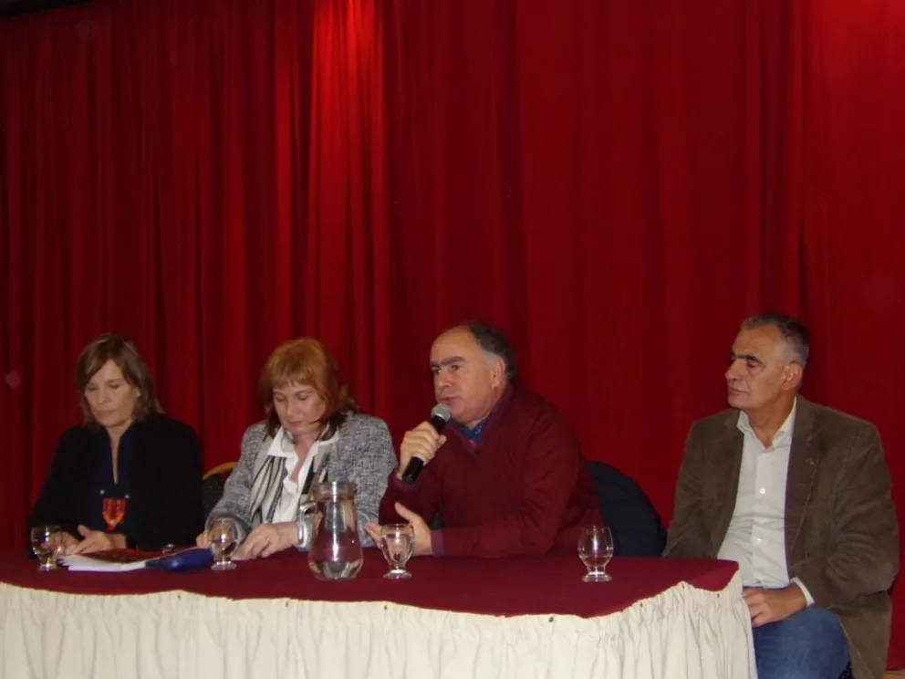 Comenzaron a debatir la creación de una moneda social